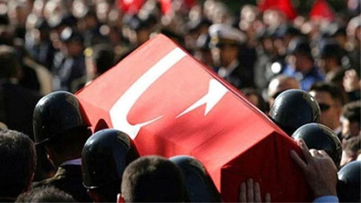 Teröristler tarafından üs bölgesine düzenlenen roketli saldırıda Uzman Çavuş Muammer Yiğit şehit oldu, 4 kişi yaralandı