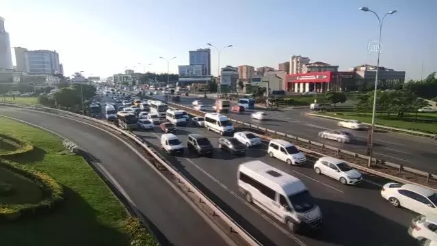 Trafik yoğunluğu yaşanıyor