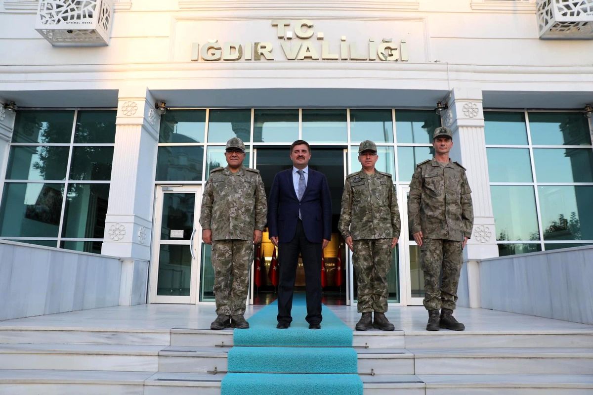 Tuğgeneral Özbakır Vali Sarıibrahimi ziyaret etti