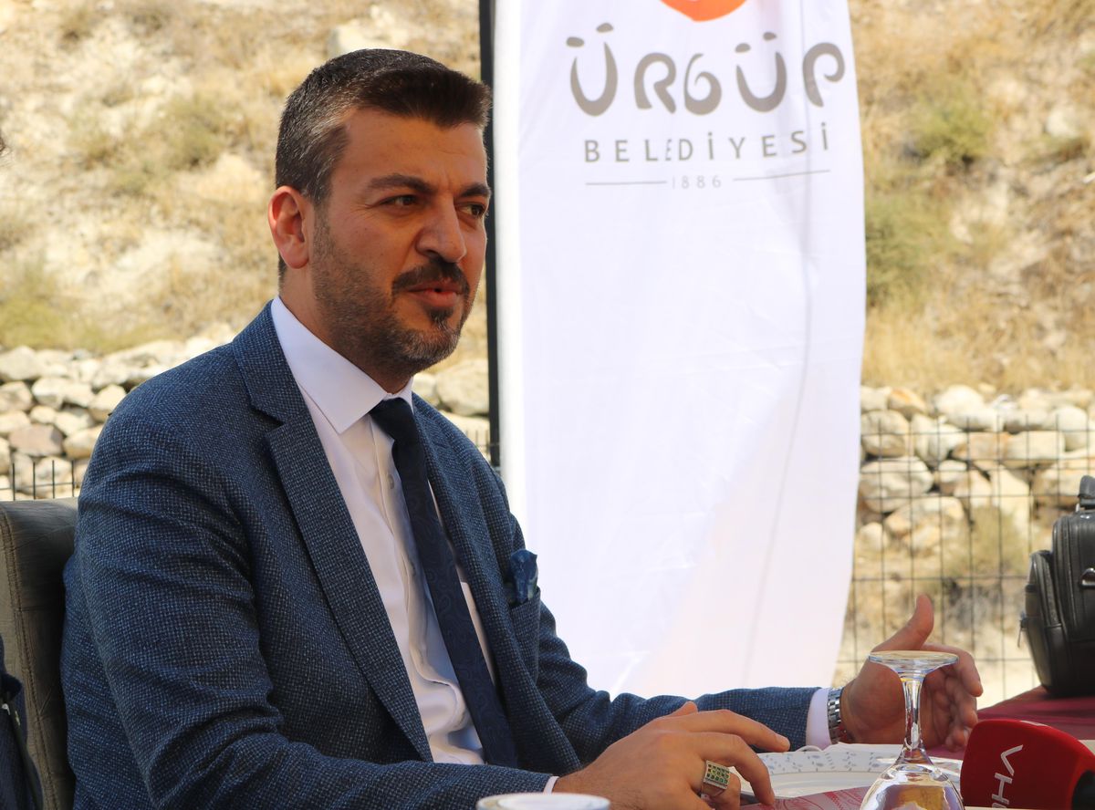 Son dakika haber... Ürgüp\'teki bağ bozumunda ilk doz aşısını yaptıran 100 kişi bedava balon uçuşu