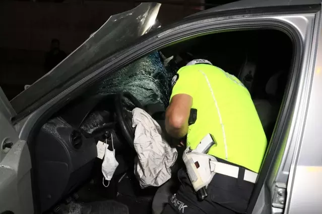 Yolun karşısına geçmek isterken otomobilin çarptığı yabancı uyruklu 2 genç kız kardeş öldü Yolun karşısına geçmek isterken otomobilin çarptığı yabancı uyruklu 2 genç kız kardeş öldü