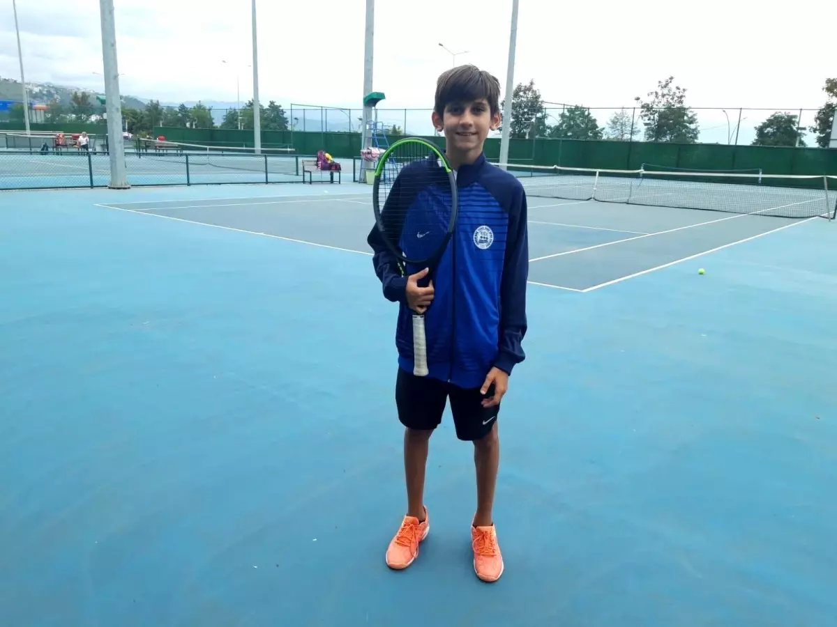 Zonguldak Tenis Deniz Spor Kulübü oyuncusu gelişim kampına davet edildi