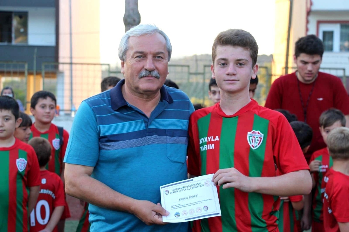 800 öğrencinin katıldığı yaz spor okulları sona erdi