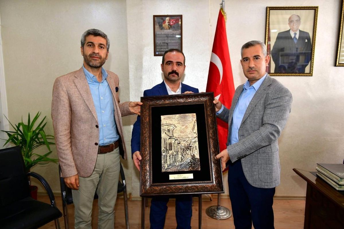 Başkan Çınar'dan MHP ve Ülkü Ocakları'na ziyaret