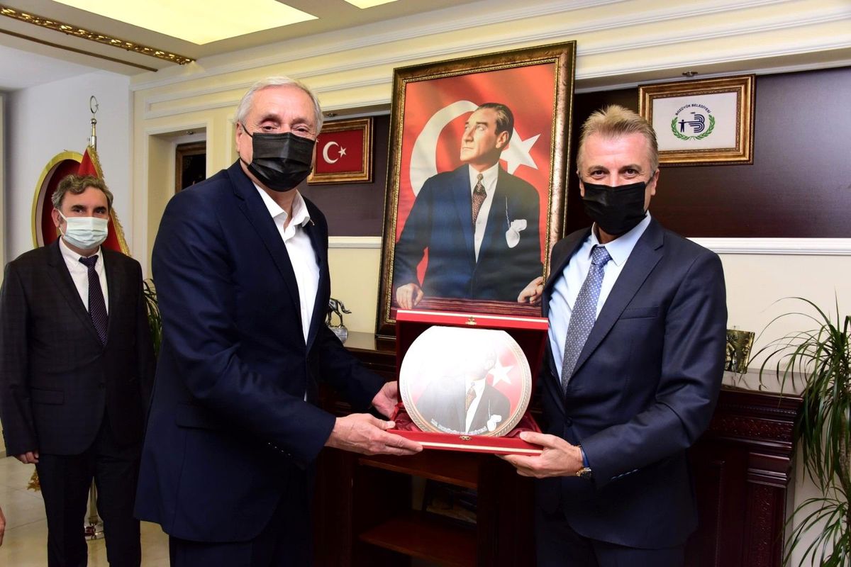 BOZSİAD Başkanı Öztekin\'den Başkan Bakkalcıoğlu\'na ziyaret