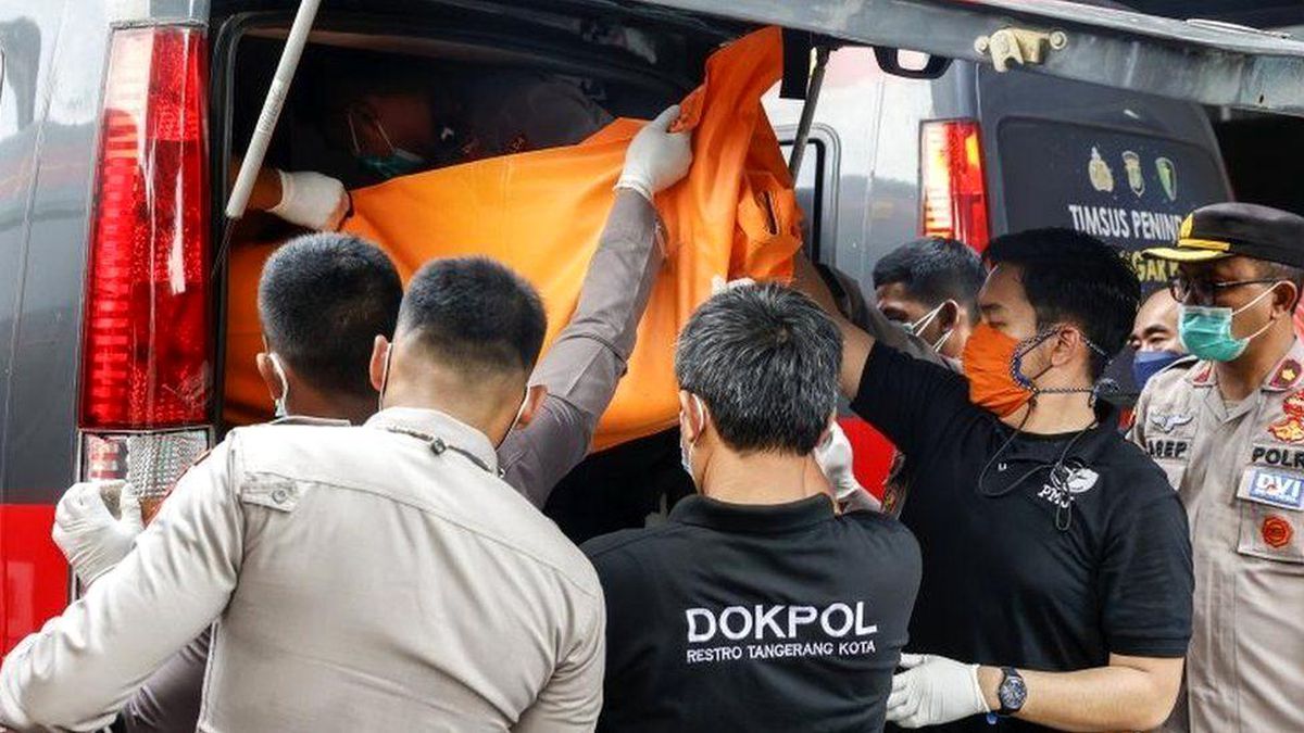 Endonezya\'da cezaevinde yangın: 41 ölü