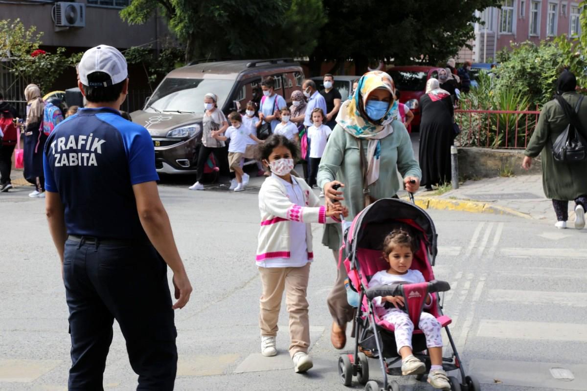 Eyüpsultan\'da çocuklar, zabıtaya emanet