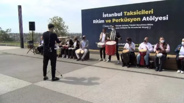 İSTANBUL'UN TAKSİ SÜRÜCÜLERİ ENSTRÜMAN ÇALARAK STRES ATTI