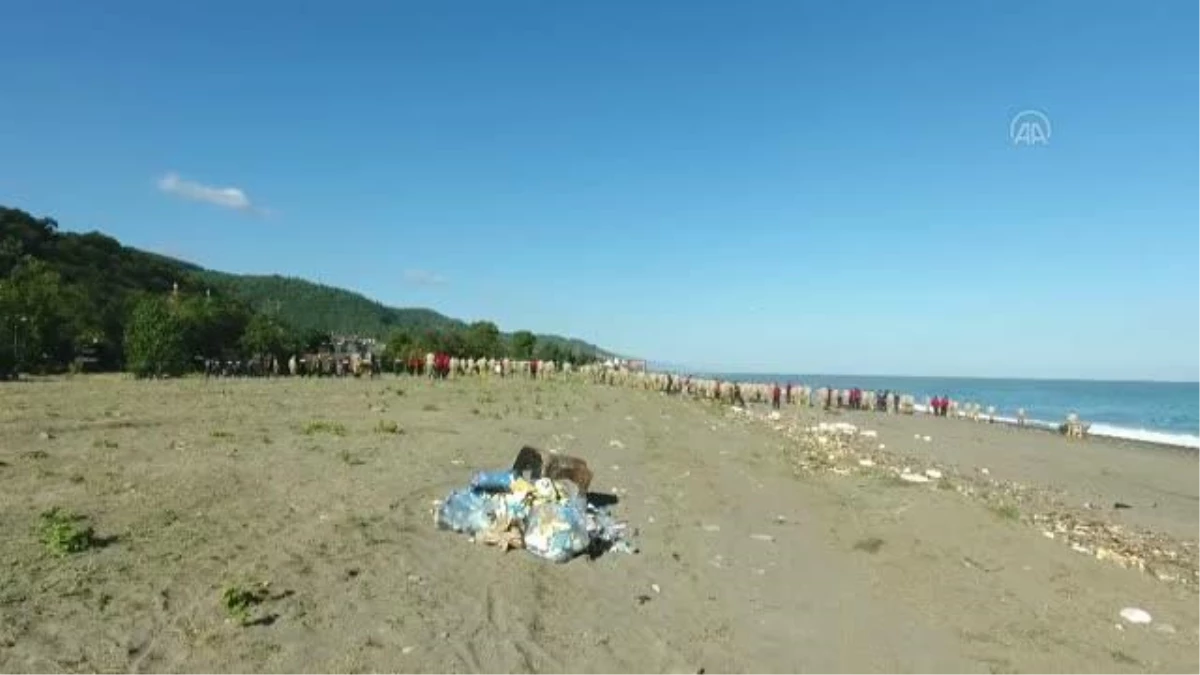 Son dakika haberi | KASTAMONU - Sel felaketinin yaşandığı Abana\'da jandarmadan sahil temizliği