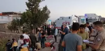 Kayseri'de TIR'ın çarptığı işçi servisinde yaralanan kadın kurtarılamadı