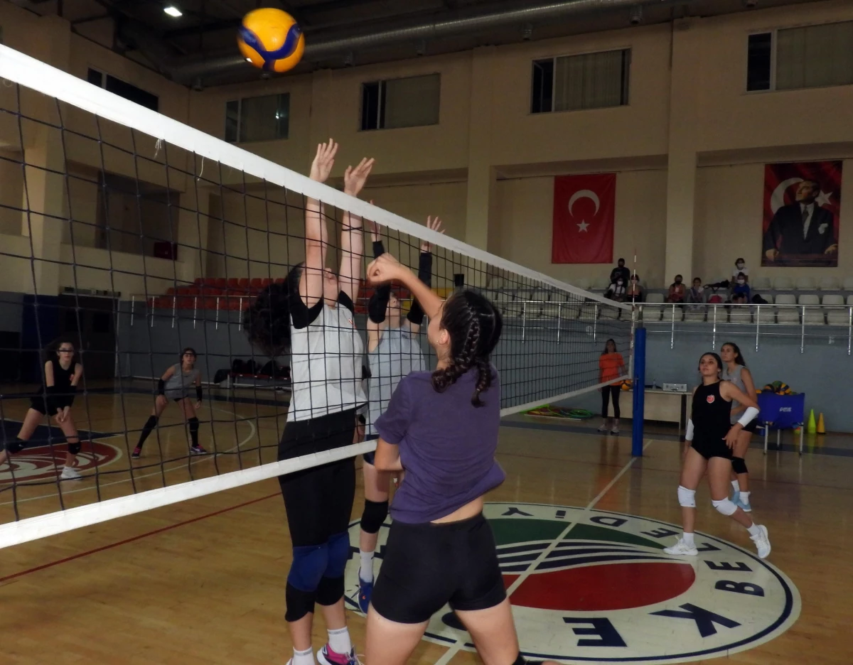Kepez Belediyesi Voleybol Takımı\'nın "Antalya Genç Yıldız Ligi" heyecanı