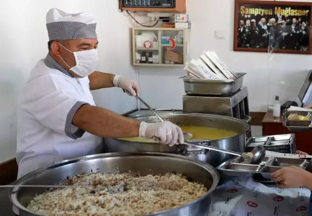 Menteşe Belediyesinden özel öğrencilere ücretsiz yemek