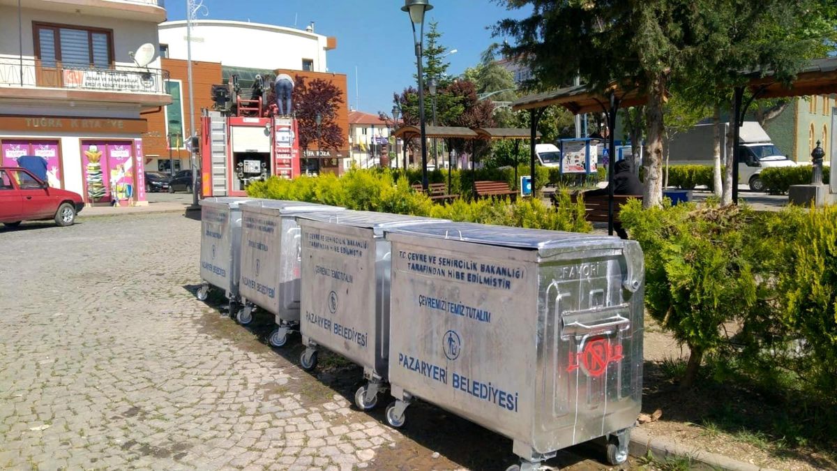 Pazaryeri\'ne 57 adet çöp konteyneri geldi