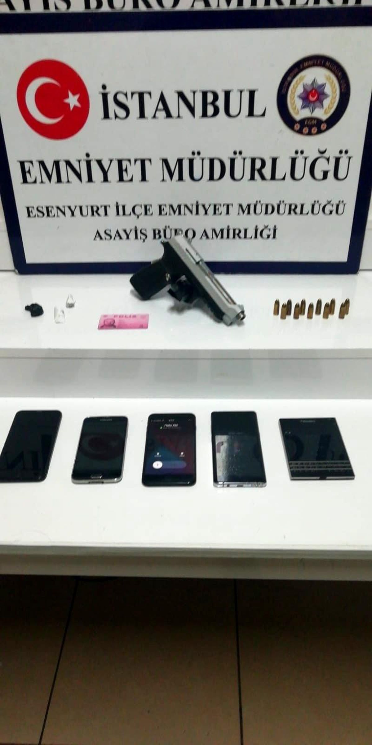 Son dakika haberi: Polis kimliğiyle gasp yapan şahılar kıs kıvrak yakalandı