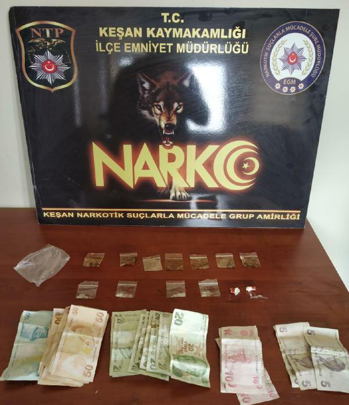Son dakika haberi... Polisi karşısında görünce uyuşturucuyu klozete attı