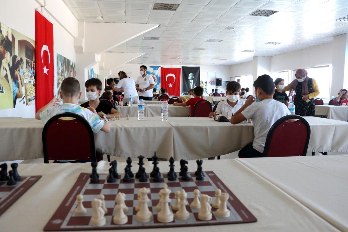 Satranç turnuvasında ödüller sahiplerini buldu