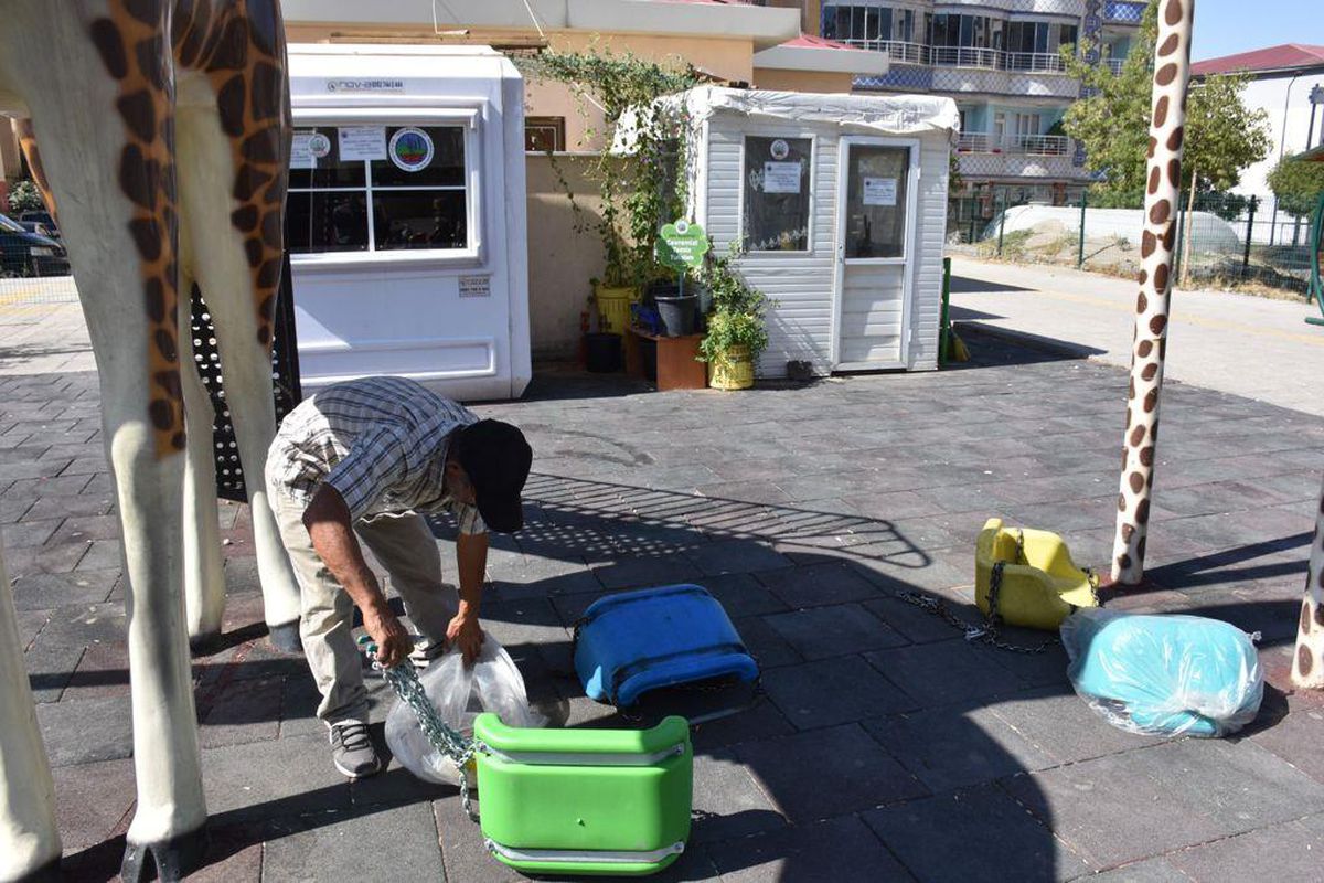 Siirt\'te parklarda bakım ve onarım yapıldı