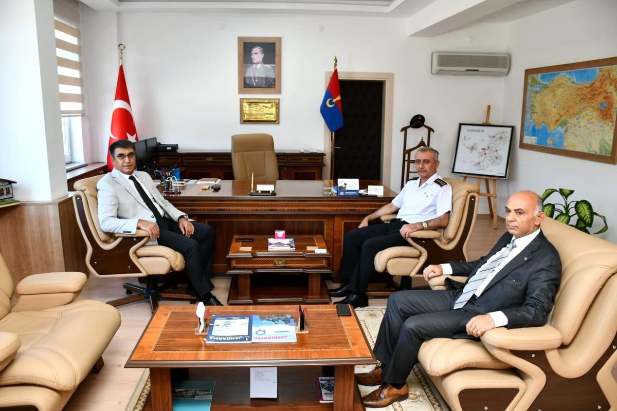 Vali Gürel\'den İl Jandarma Komutanı Gümüş\'e hayırlı olsun ziyareti