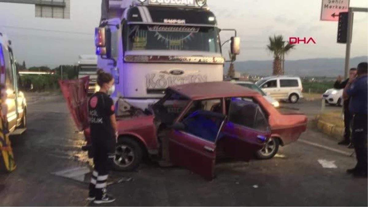 Son dakika gündem: ALAŞEHİR\'DE TRAFİK KAZASI: 1 ÖLÜ, 3 YARALI