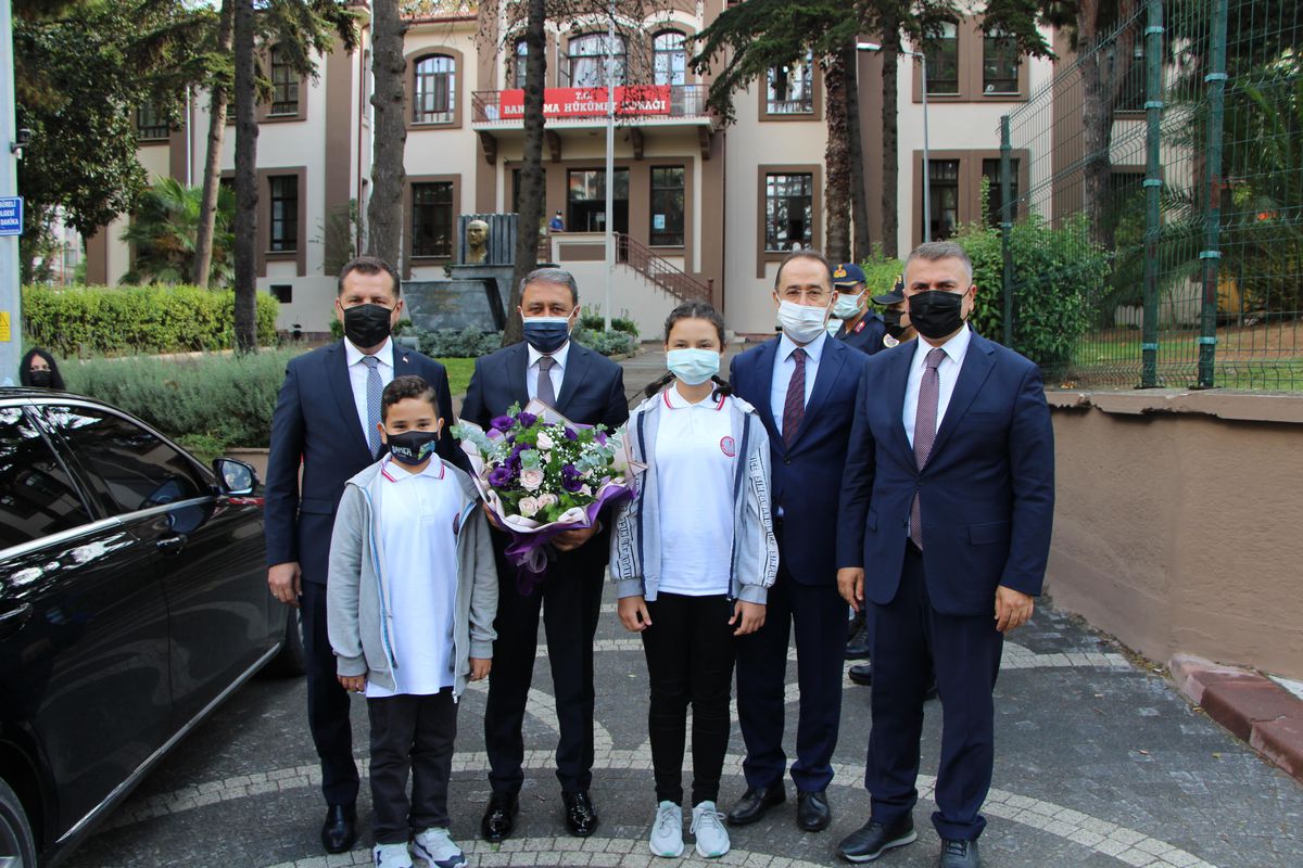 Balıkesir protokolünden Bandırma Kaymakamlığına atanan Aksakal\'a ziyaret
