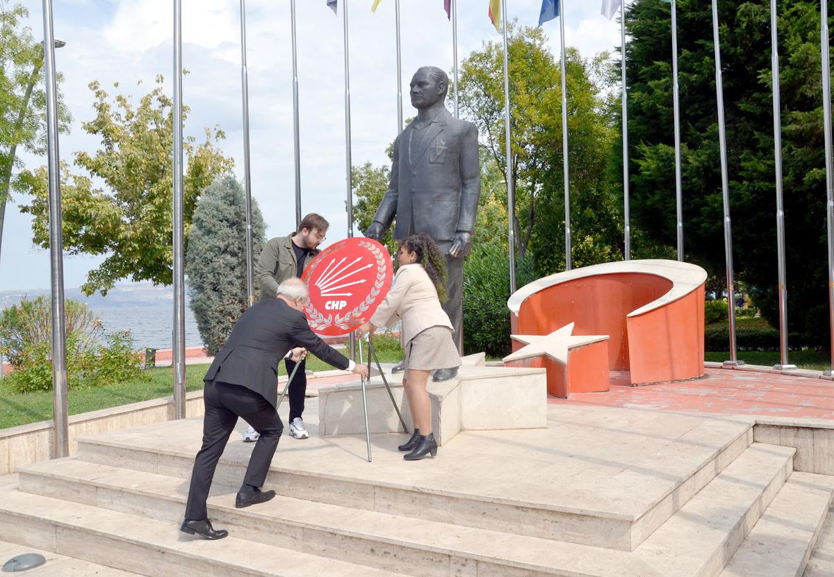 CHP\'nin kuruluşunun 98. yıl dönümü dolayısıyla Karamürsel\'de tören yapıldı