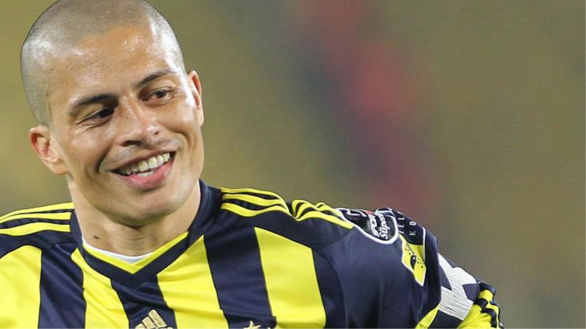 Fenerbahçe\'nin efsane ismi Alex, Galatasaray\'ın yeni transferi Gustavo\'yu tebrik etti