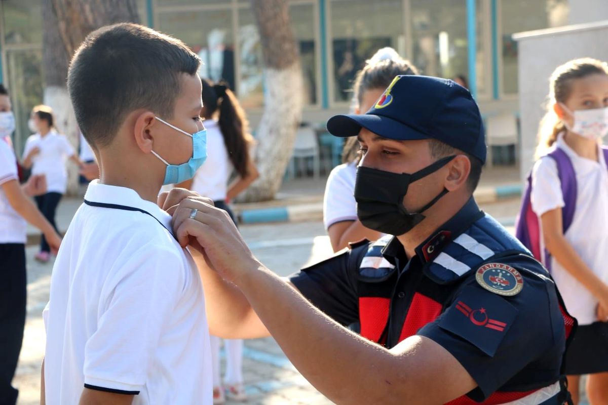 Son dakika haberleri! İzmir\'de jandarmadan güvenli eğitim denetimi