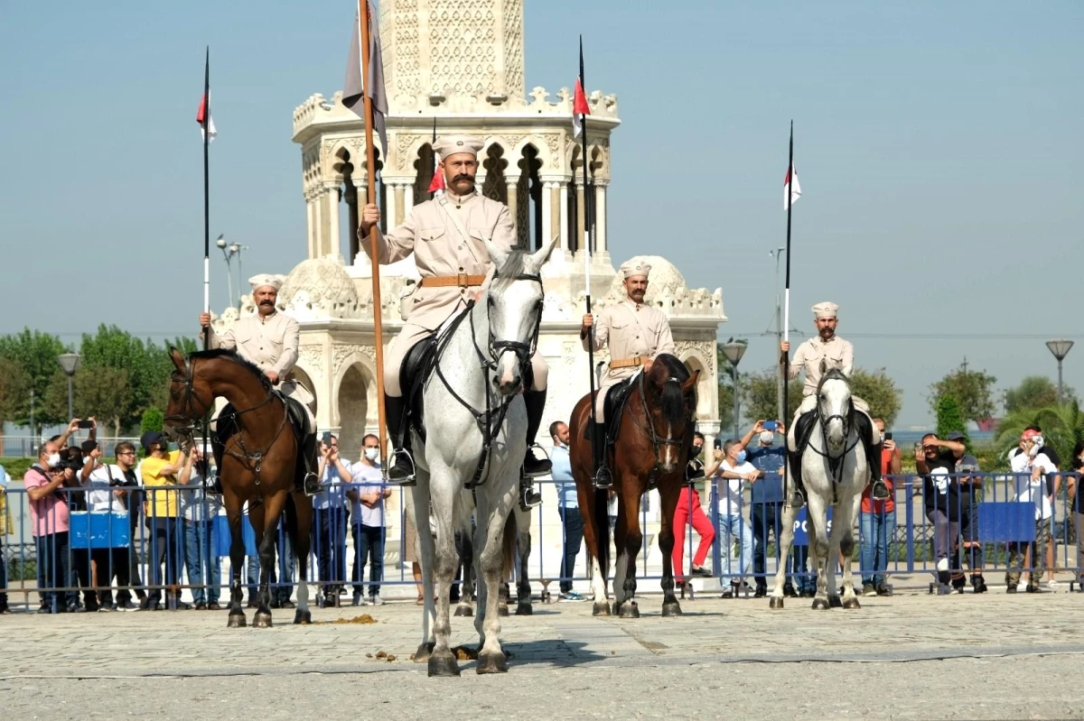 İzmir\'in kurtuluşu canlandırıldı