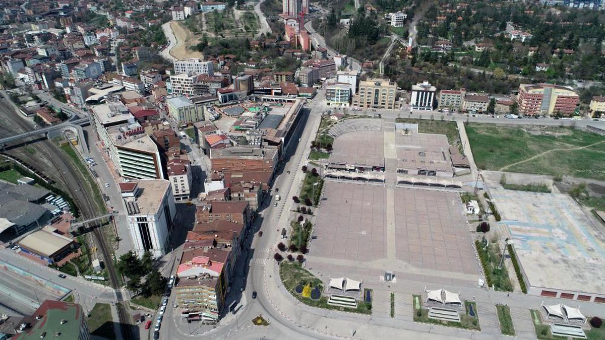 Kiraladıkları daireyi dershaneye çevirip eğitim vermişler