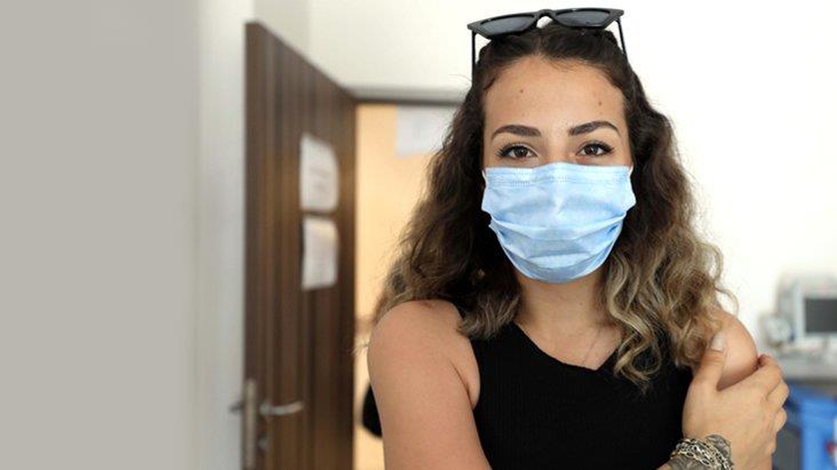 Son Dakika! Koronavirüsle mücadele kapsamında Türkiye\'de uygulanan aşı miktarı 100 milyon dozu geçti