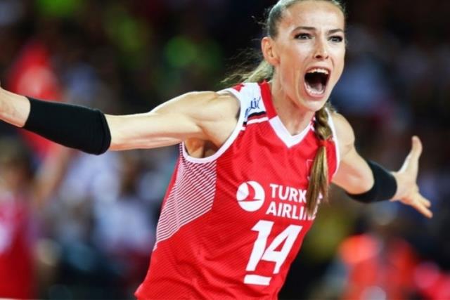 Üst üste dördüncü kez en iyi oyuncu seçilen Eda Erdem, tarihte bunu başaran ilk voleybolcu oldu