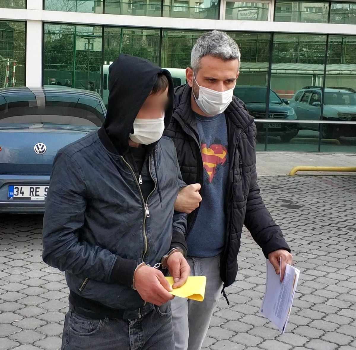 Uyuşturucu ticaretinden 2 kişiye 8 yıl 4\'er ay hapis cezası