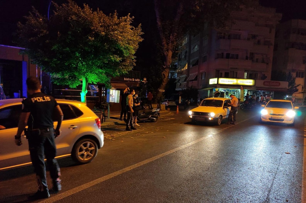 Alanya\'da yüksek sesle müzik yayını yapan araçlara denetim