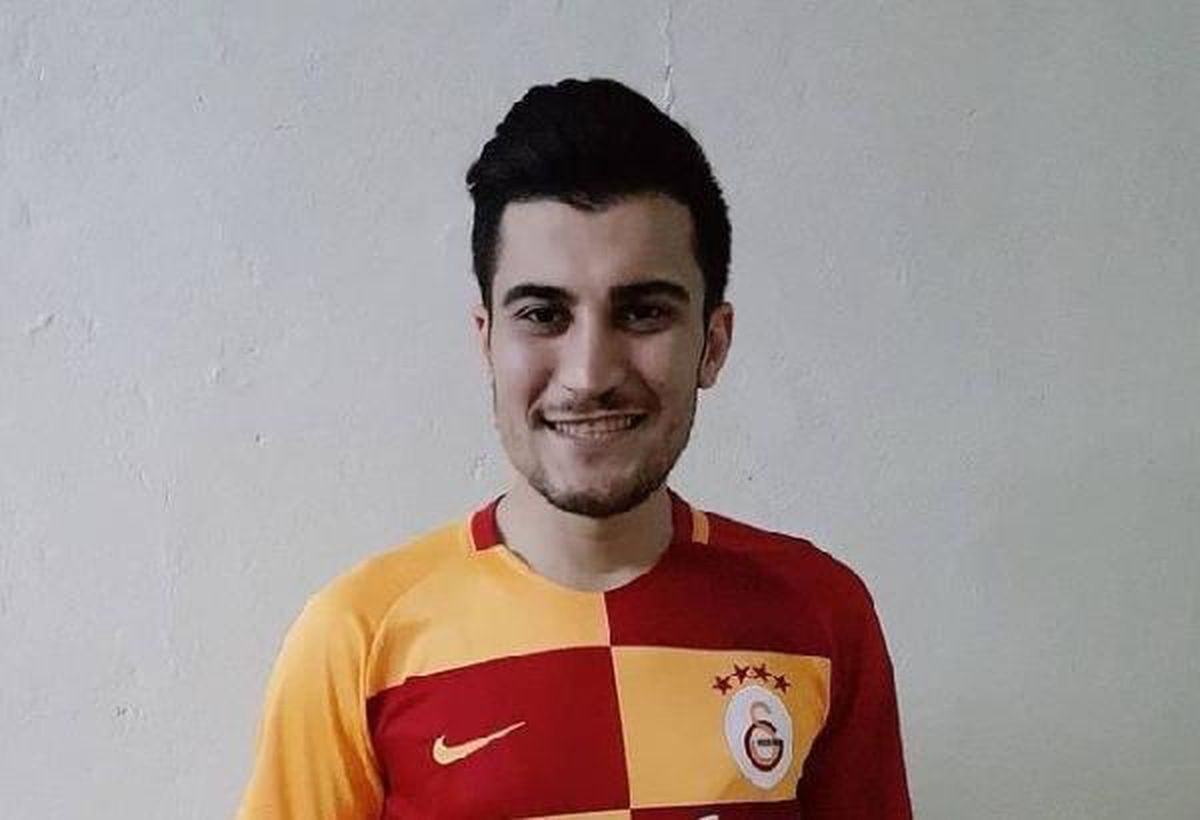 Son dakika haberleri | Aydınlatma direğine çarpan otomobilin sürücüsü öldü