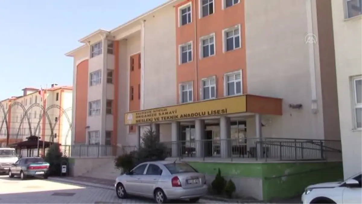 BALIKESİR - Teknolojik donanımlı meslek lisesi, öğrencilerini "iş garantili" yetiştiriyor