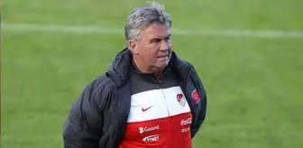 Bir dönem Fenerbahçe ve A Milli Takım'ı çalıştıran Guus Hiddink, 74 yaşında teknik direktörlüğü bıraktı