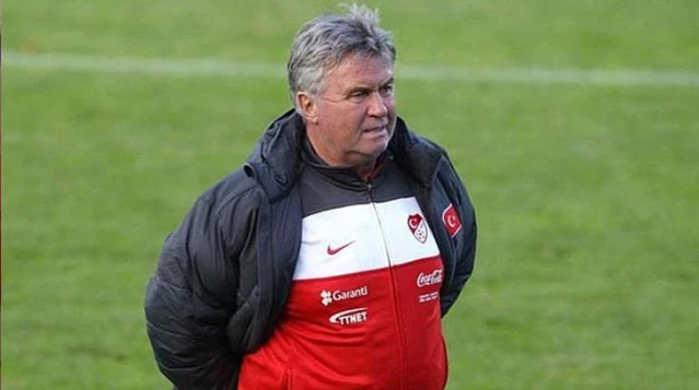 Bir dönem Fenerbahçe ve A Milli Takım'ı çalıştıran Guus Hiddink, 74 yaşında teknik direktörlüğü bıraktı