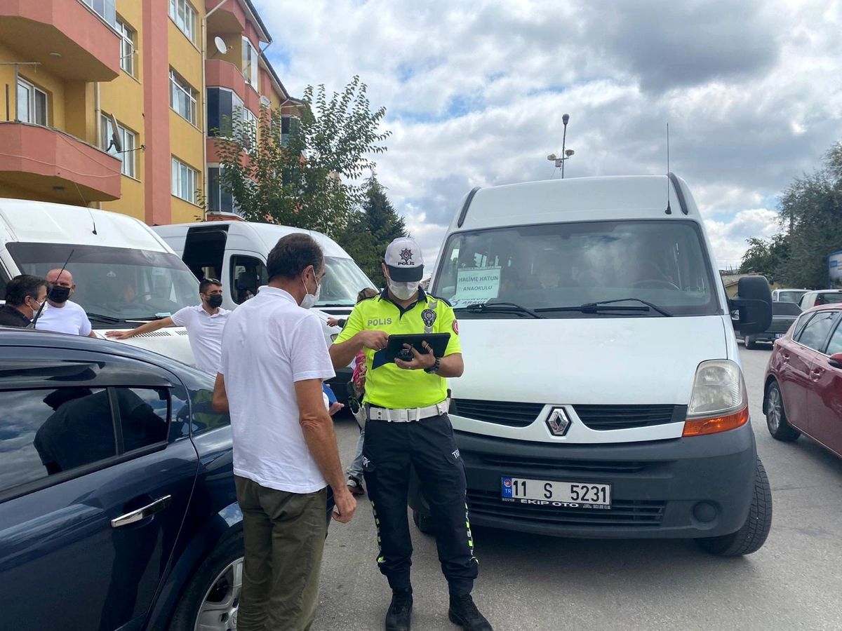Bozüyük\'te öğrenci servisleri denetleniyor