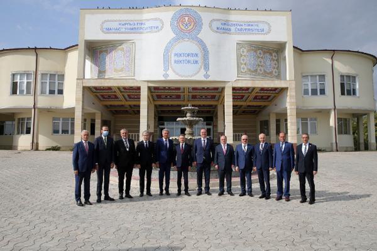Son dakika haber... Cumhurbaşkanı Yardımcısı Oktay, Kırgızistan-Türkiye Manas Üniversitesi\'ni ziyaret etti