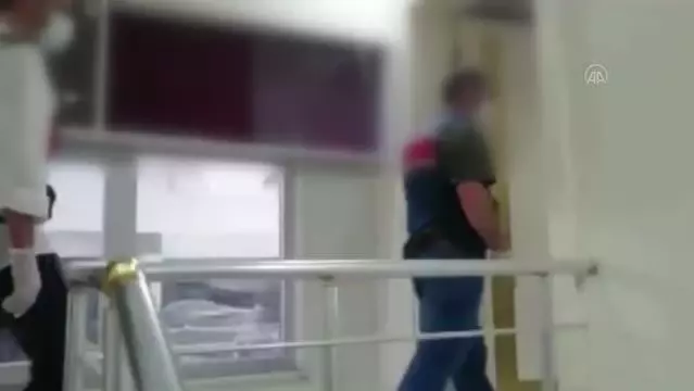 GAZİANTEP - Uyuşturucu ticareti yaptıkları iddiasıyla 5 şüpheli gözaltına alındı GAZİANTEP - Uyuşturucu ticareti yaptıkları iddiasıyla 5 şüpheli gözaltına alındı