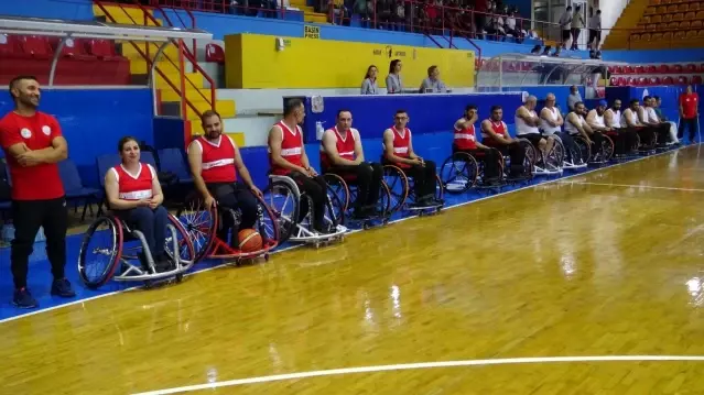 Hatay'da tekerlekli sandalye basketbol dostluk maçı yapıldı Hatay'da tekerlekli sandalye basketbol dostluk maçı yapıldı