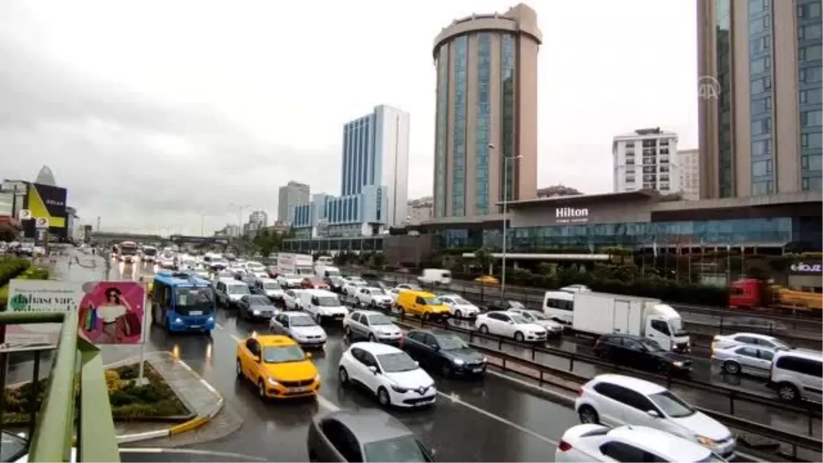 İstanbul\'da trafik yoğunluğu (2)
