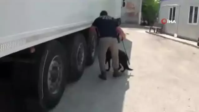 İstanbul merkezli uyuşturucu operasyonlarında yakalanan 16 şüpheliden 14'ü tutuklandı İstanbul merkezli uyuşturucu operasyonlarında yakalanan 16 şüpheliden 14'ü tutuklandı