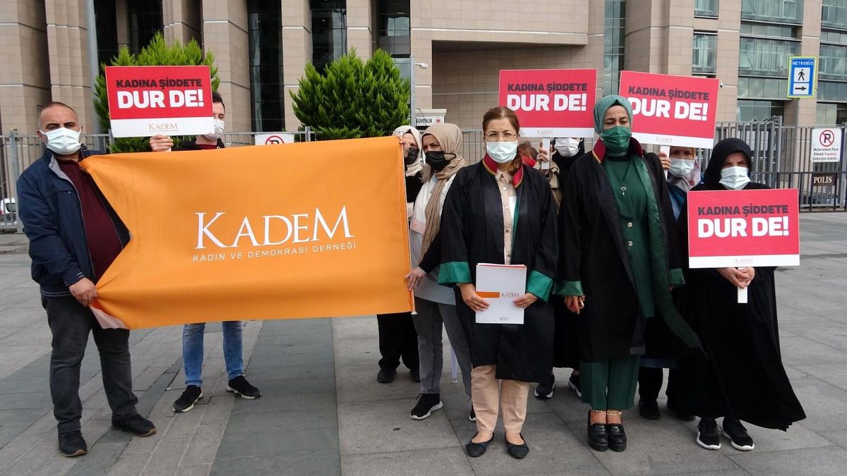 KADEM'den Edremit'in kurtuluş yıl dönümündeki gösteriyle ilgili suç duyurusu