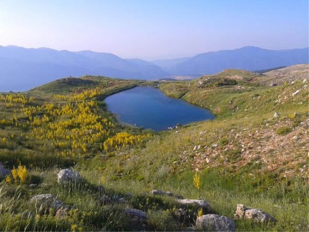 Son dakika haberi: Kartal Gölü kuraklık nedeniyle can çekişiyor