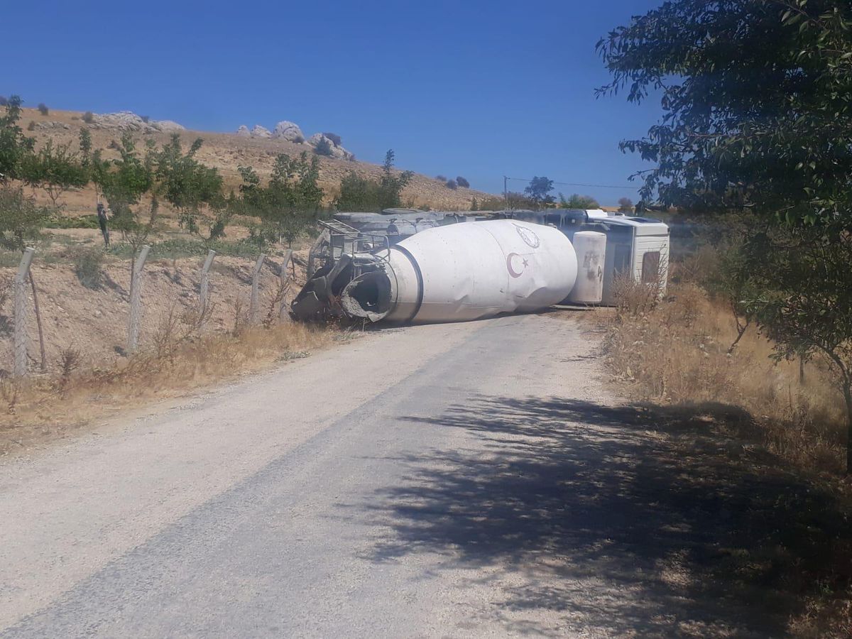 Keban\'da beton mikseri devrildi