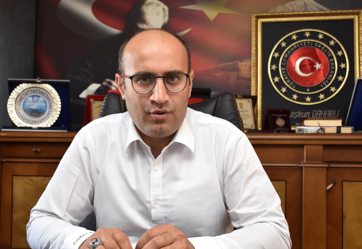 Kovid-19\'da mavi kategoriye geçen Ağrı\'da sağlıkçılar "ikna" ve "aşı" mesaisi yaptı