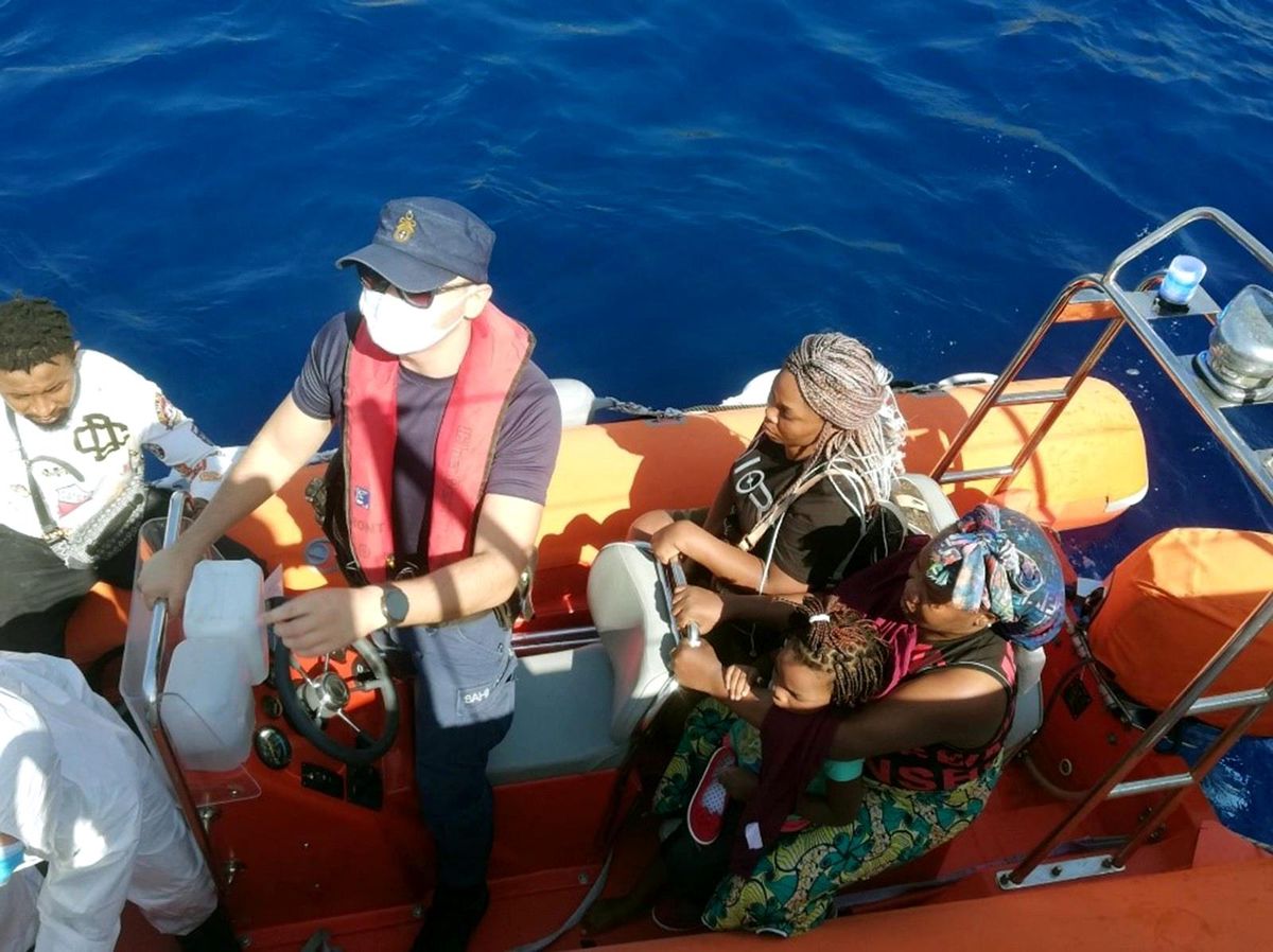 Marmaris ve Datça\'da 40 düzensiz göçmen kurtarıldı