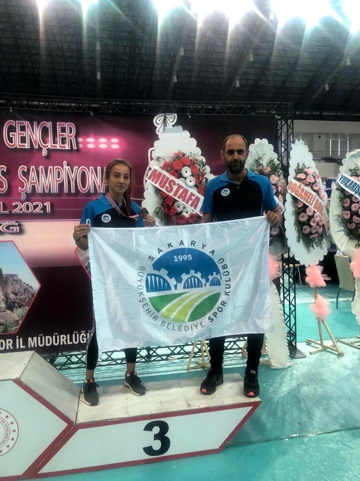Sakarya Büyükşehirli sporcular Elazığ\'da madalyaları topladı
