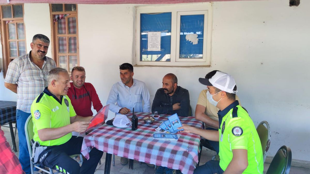 Tokat\'ta traktör sürücülerine trafik eğitimi verildi
